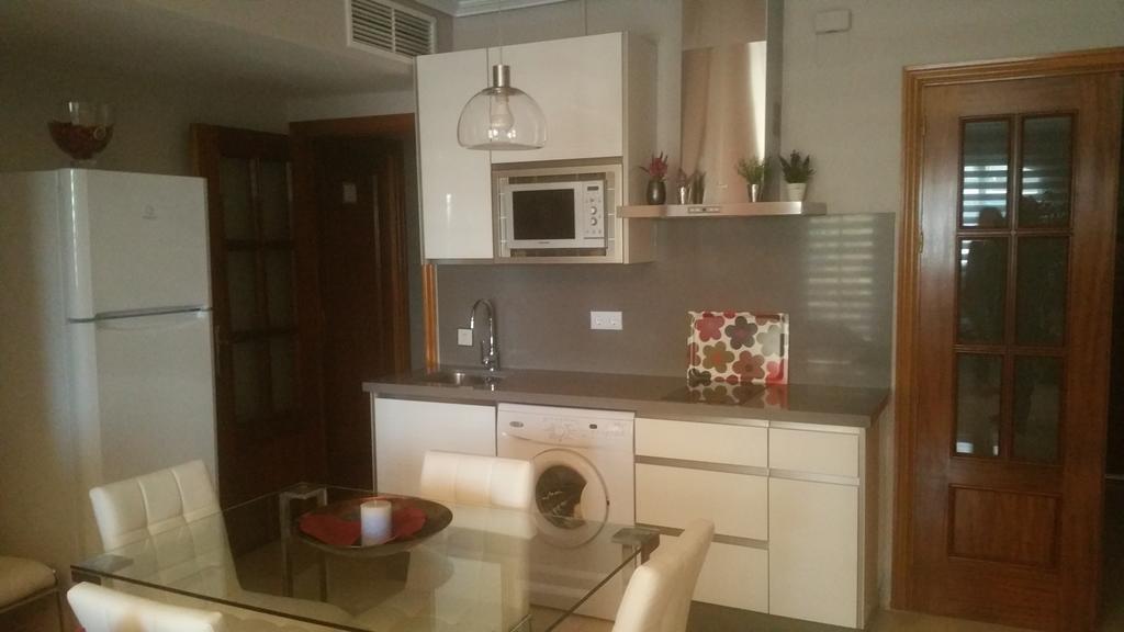 Apartamento Eduardo Dato Sevilha Exterior foto